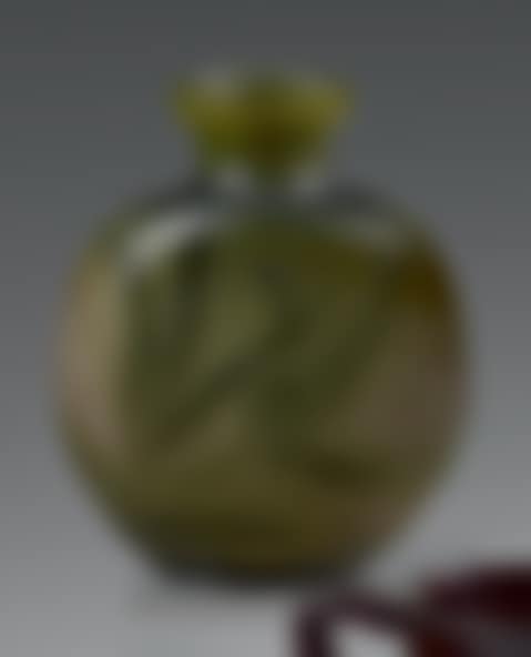 Gourd vase with a constricted neck (preview)