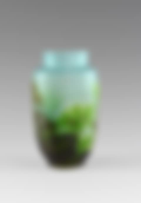 Ovoid vase on heel (preview)