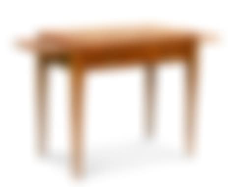 Small lady"s desk (preview)