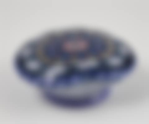 Sulphide crystal paperweight "Strangled basket (preview)