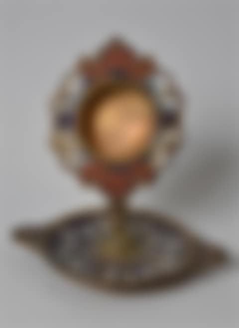 Cloisonné enamel watch holder forming a pocket or ring sizer (preview)