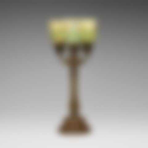 Three-light table lamp (preview)
