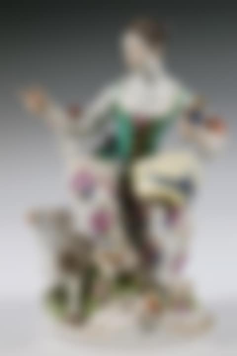 PORCELAIN FIGURINE (preview)