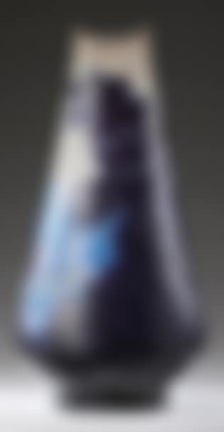 Vase with an ovoid body and an oval neck with two points, hot drawn (preview)