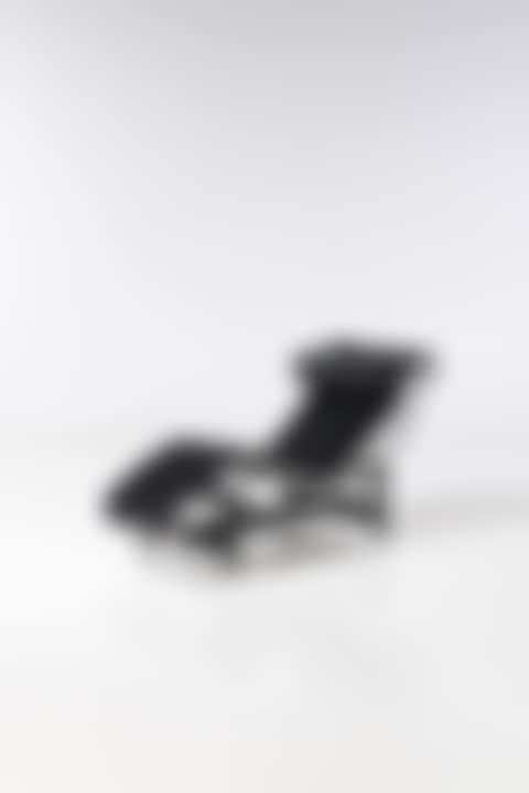 "LC4" Lounge chair (preview)