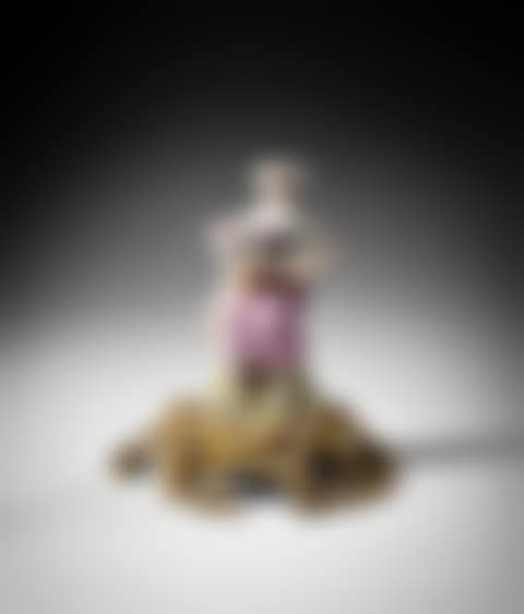Porcelain statuette representing Colombine seated (preview)