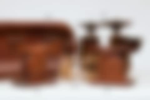 Gilded bronze wall lamp decorated with stylized scrolls (preview)