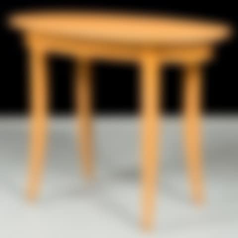 Oval console table (preview)