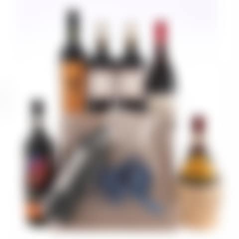 Lot of Red Wines from Spain, Italy and Mexico. (preview)