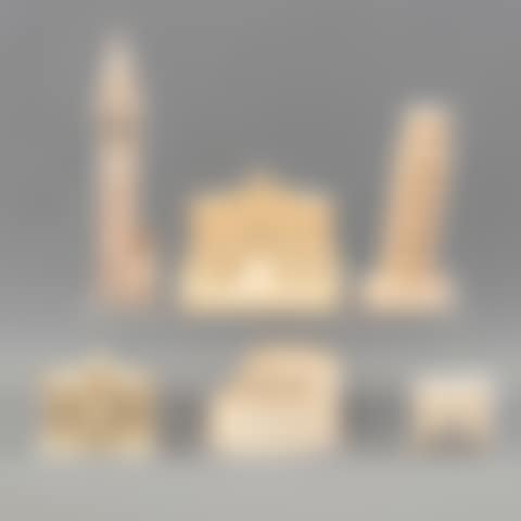 Lot of 6 scale monuments. (preview)