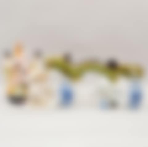 Lot of oriental items (preview)