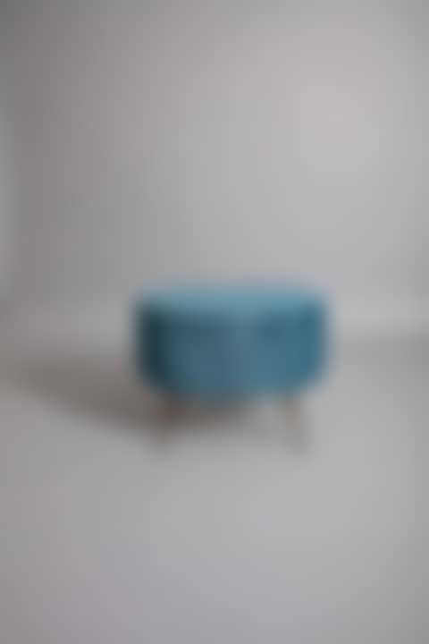 STOOL; An Italian kidney shaped stool (preview)