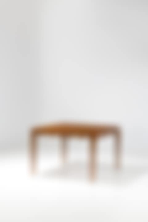 Table, "Ondulation" model (preview)