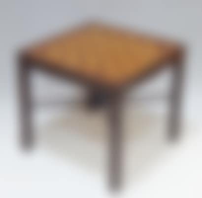 Square-shaped game table (preview)