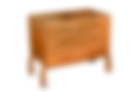 A chest of drawers (preview)