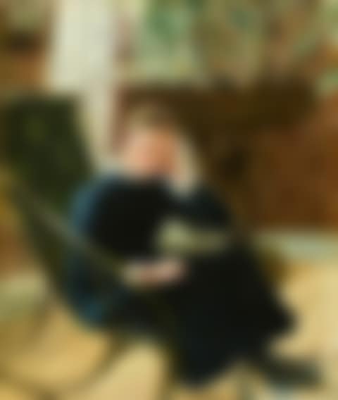 “Johanne. Siddende hel figur” (preview)