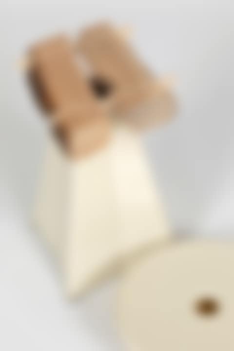 Stool (preview)