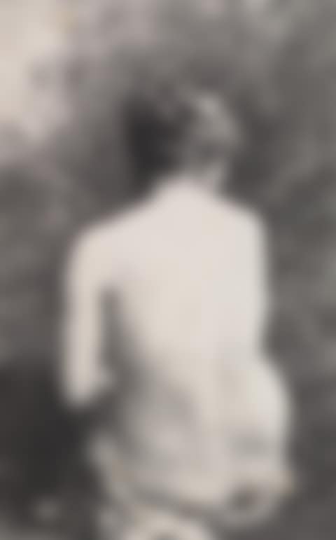 Étude de femme assise, vue de dos (preview)