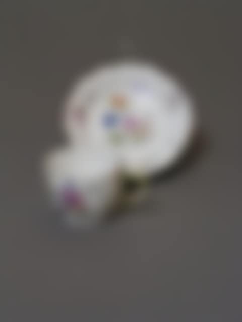 Cup and saucer with ribbed walls, polychrome decoration of bouquets of flowers (preview)