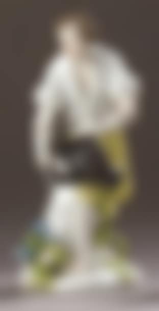 Porcelain statuette representing a gardener holding a watering can (preview)