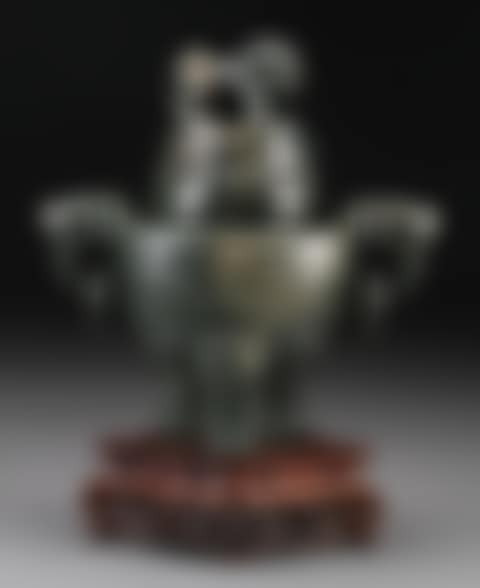 A FINE CHINESE CARVED SPINACH JADE TRIPOD CENSER (preview)