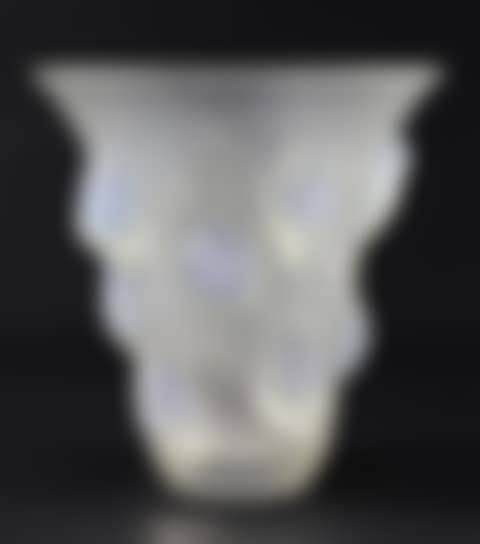 A René Lalique Saint-Francois opalescent glass vase (preview)