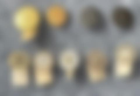 Lot of nine buttons in mother-of-pearl or brass (preview)