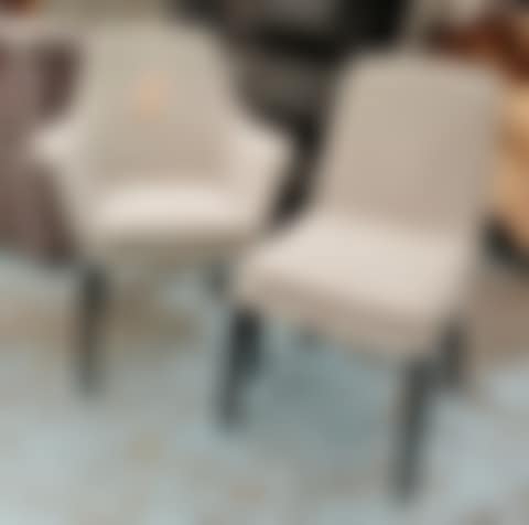 Minotti Belt Dining Chairs (preview)